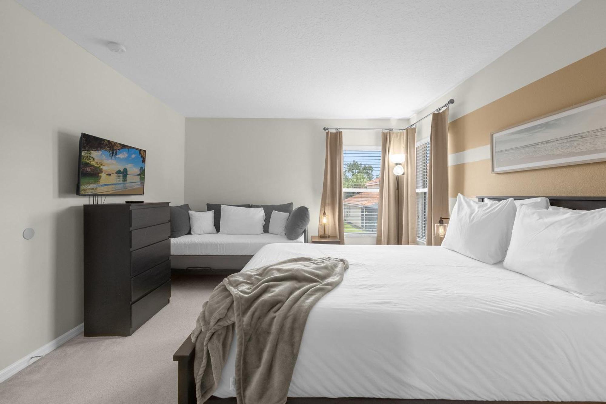 Large Spacious Home W Private Pool & Hot Tub ダベンポート エクステリア 写真