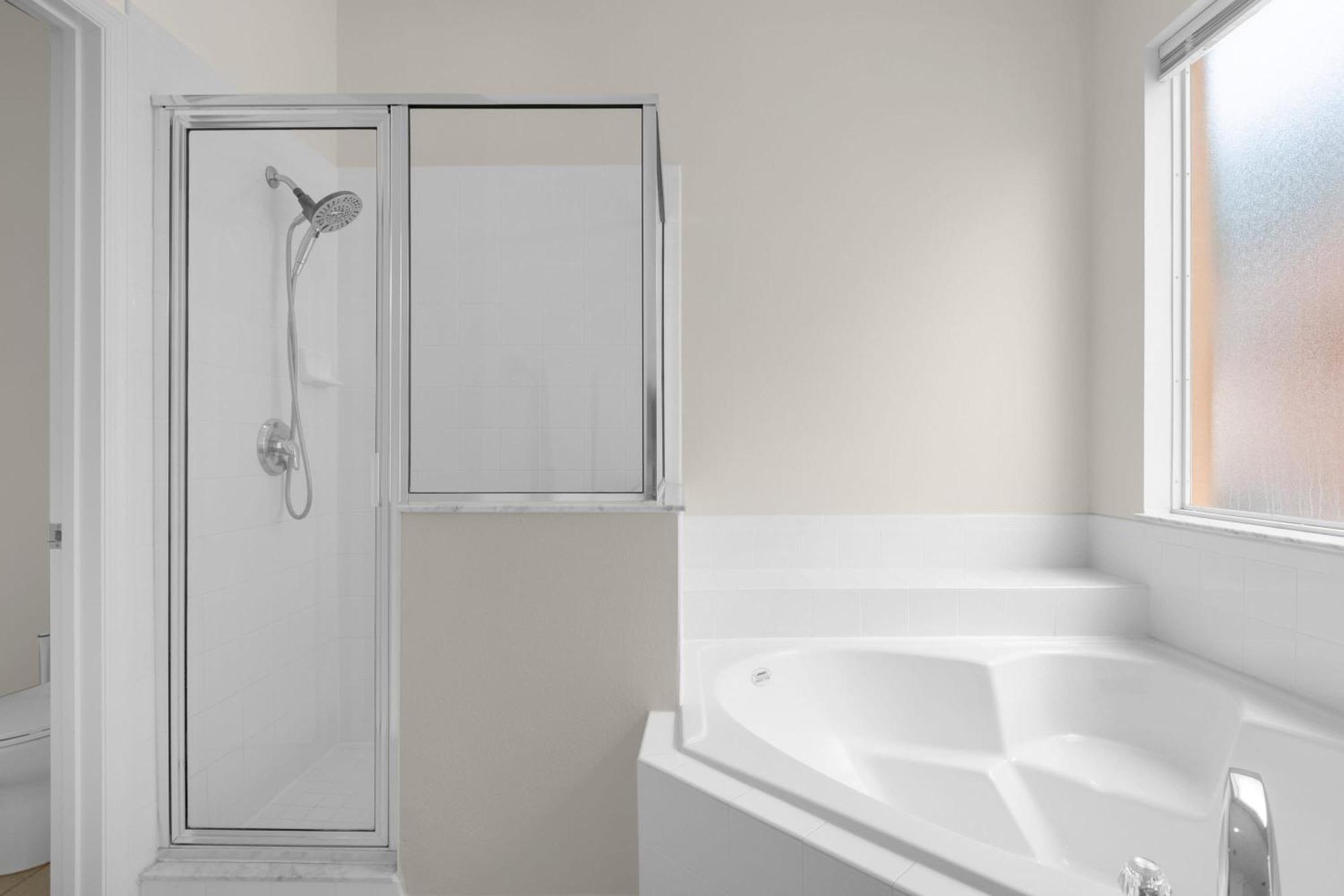 Large Spacious Home W Private Pool & Hot Tub ダベンポート エクステリア 写真