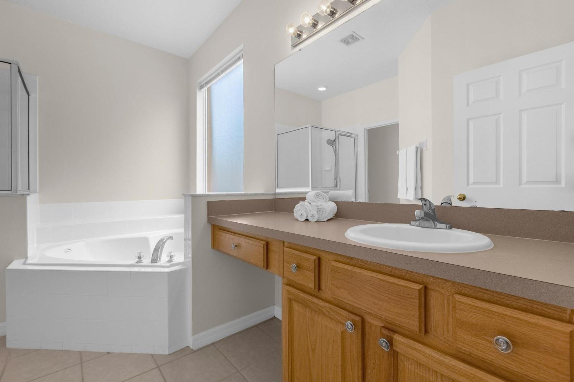 Large Spacious Home W Private Pool & Hot Tub ダベンポート エクステリア 写真