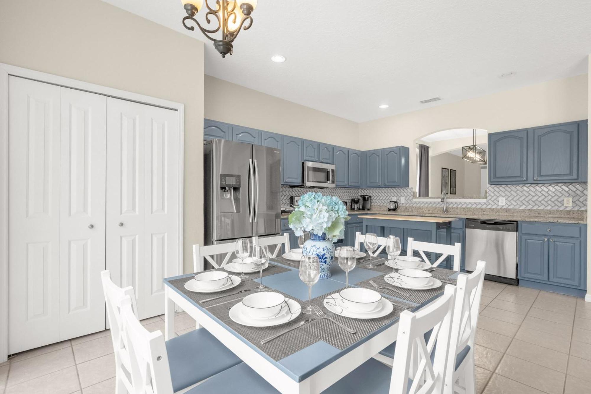 Large Spacious Home W Private Pool & Hot Tub ダベンポート エクステリア 写真