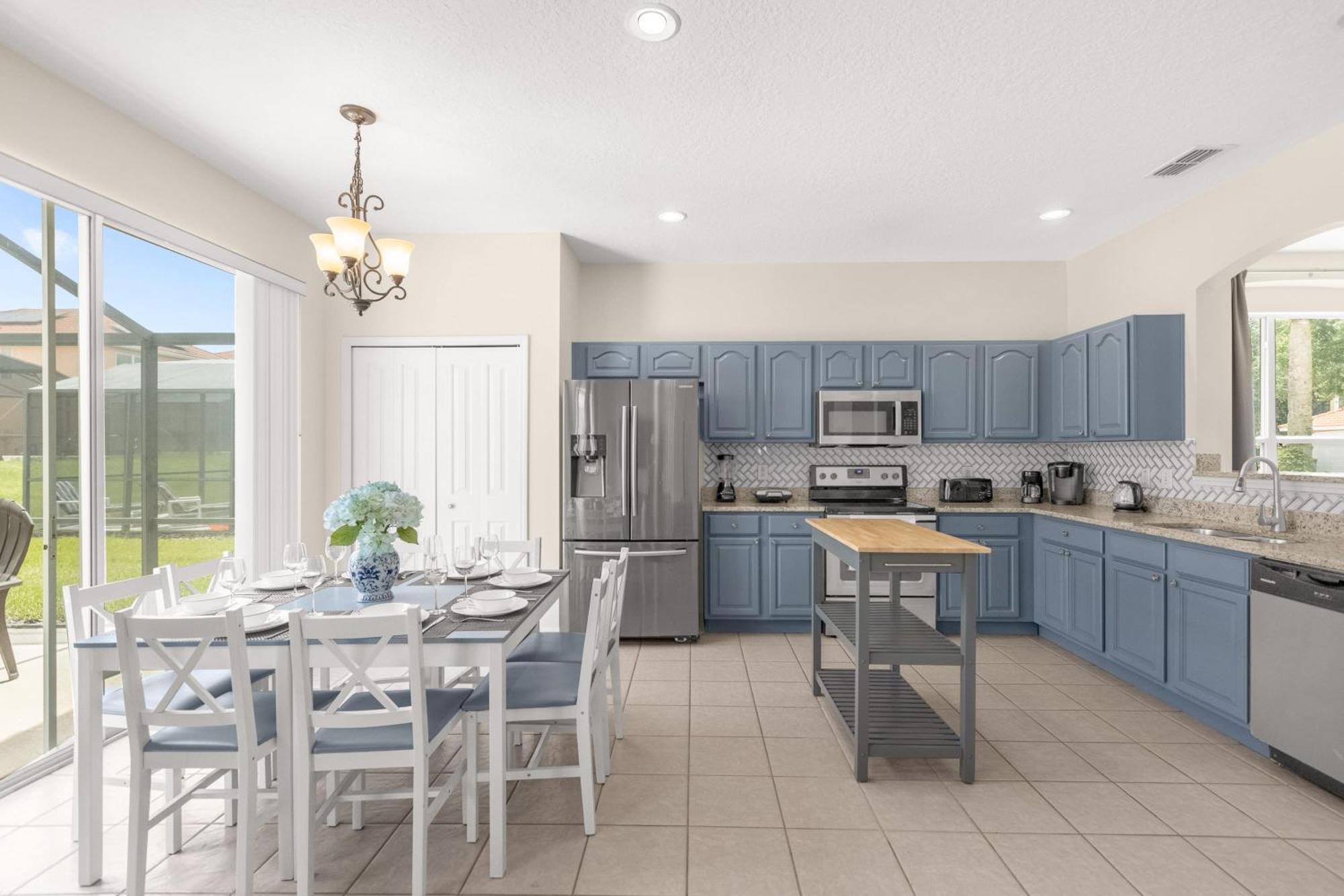 Large Spacious Home W Private Pool & Hot Tub ダベンポート エクステリア 写真